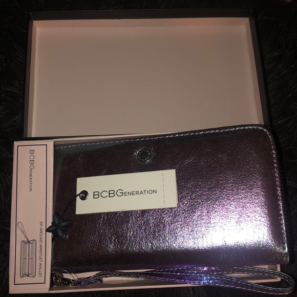 BCBG wristlet wallet - Picture 2 of 6